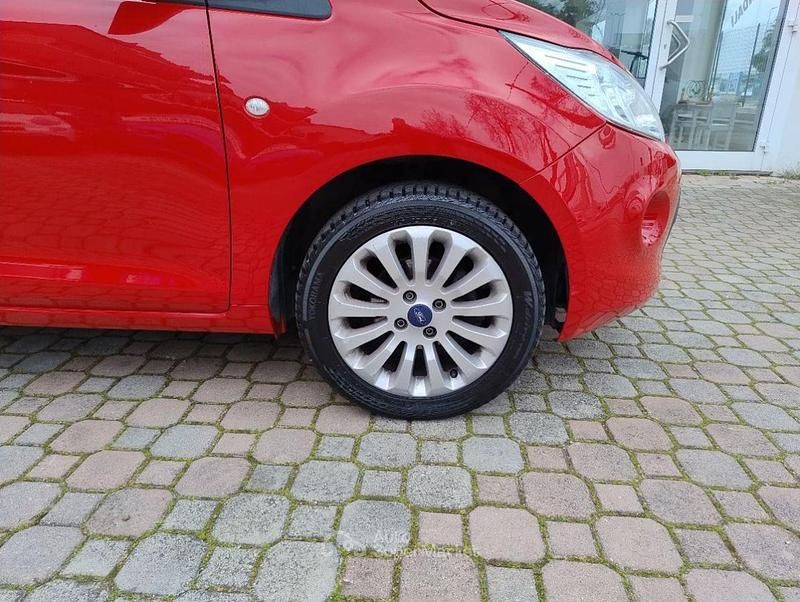 Usata Ford Ka Individual 69 CV (50 kW) 2015 Rosso Berlina