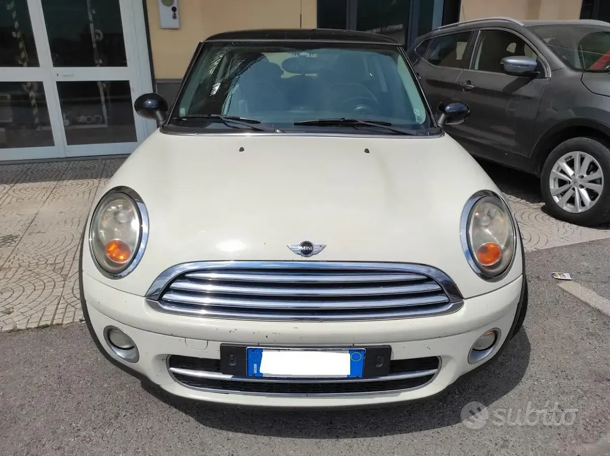 Usata Mini Cooper D Pepper 109 CV (80 kW) 2007 Beige Utilitaria