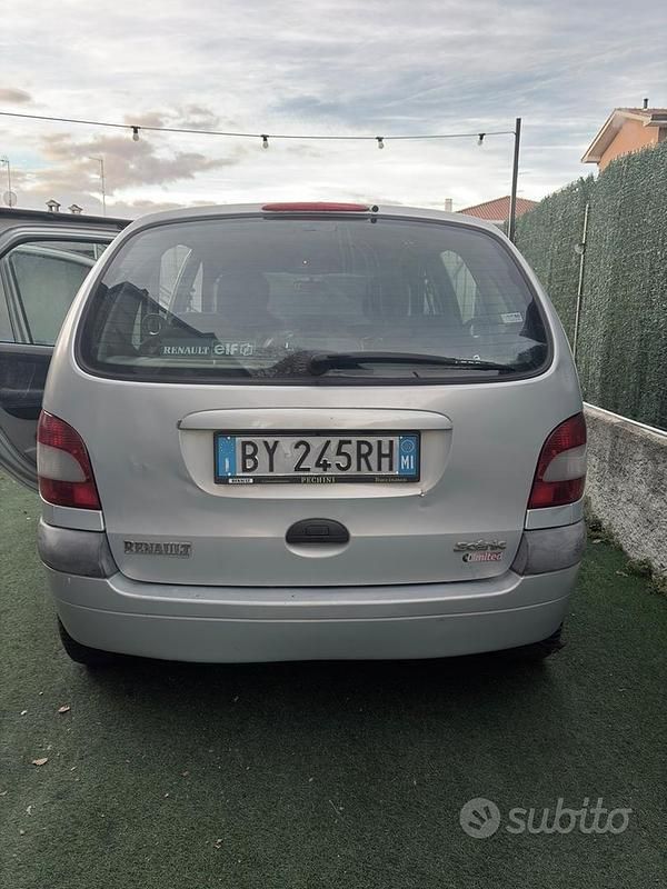 Usata Renault Scénic LIMITED 107 CV (78 kW) 2002 Grigio Monovolume