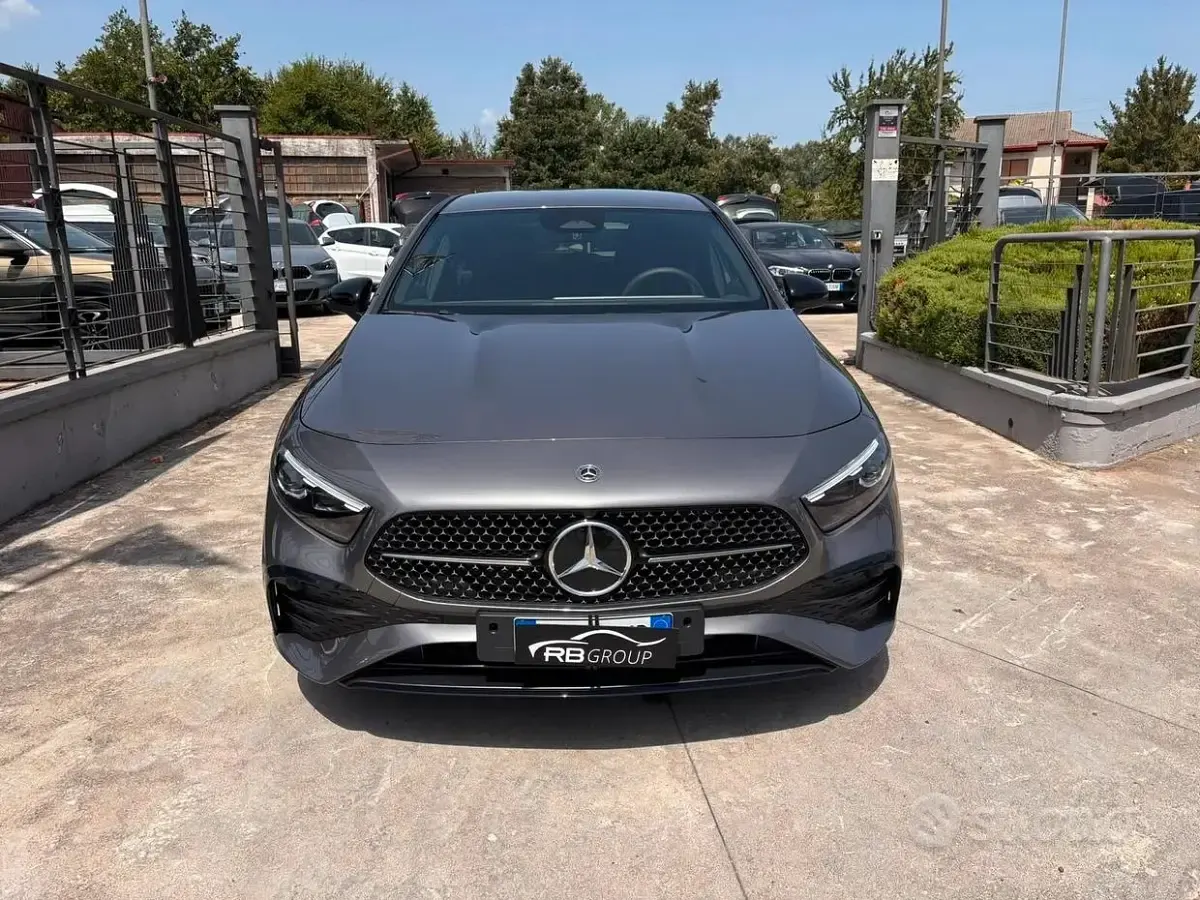 Nuova Mercedes A180 AMG Line Premium 116 CV (85 kW) 2026 Grigio Berlina