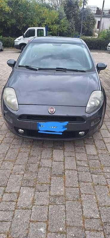 Usata Fiat Punto Lounge 95 CV (69 kW) 2017 Utilitaria