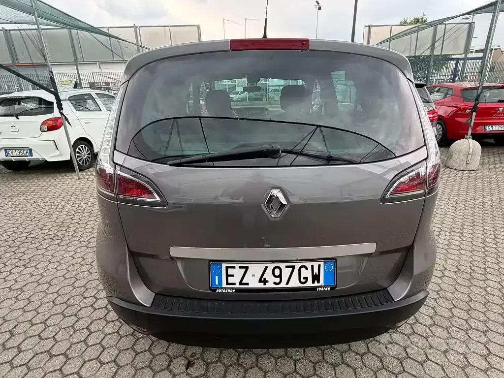 Brugt Renault Scénic III 110 HK (80 kW) 2015 Grå MPV
