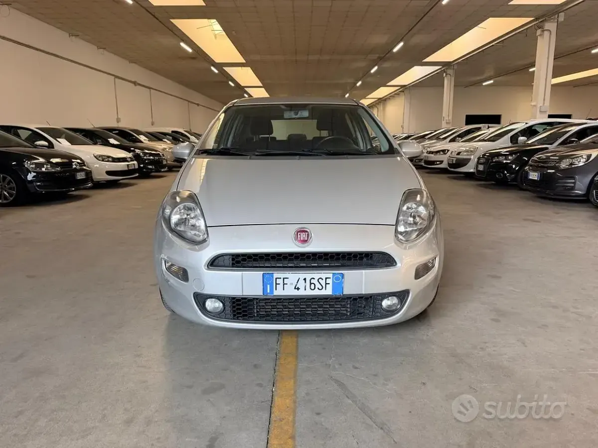 Usata Fiat Punto Lounge 95 CV (69 kW) 2016 Grigio Utilitaria