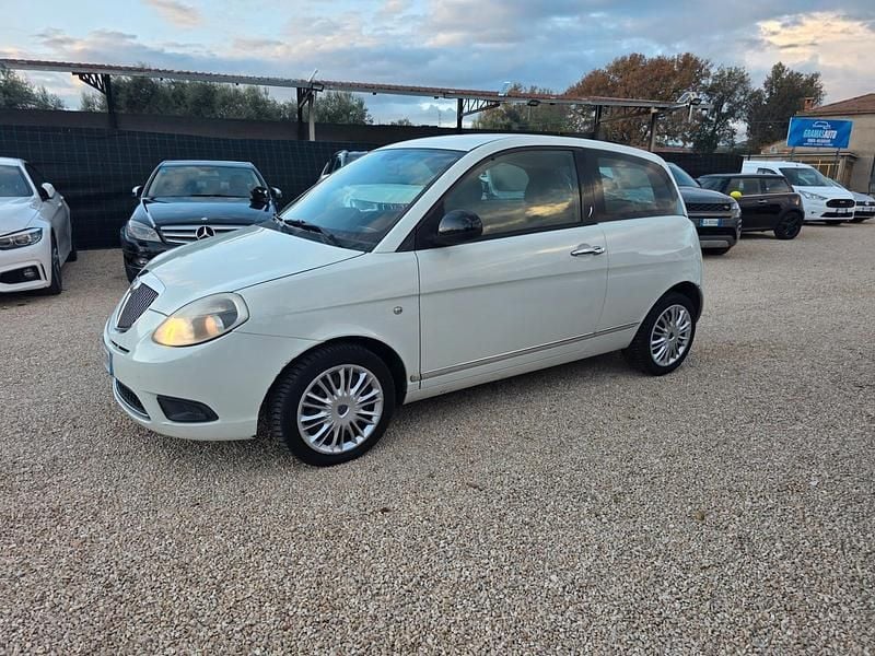 Usata Lancia Ypsilon S 95 CV (69 kW) 2011 Bianco Utilitaria