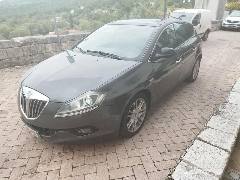 Usata Lancia Delta 120 CV (88 kW) 2009 Grigio Utilitaria
