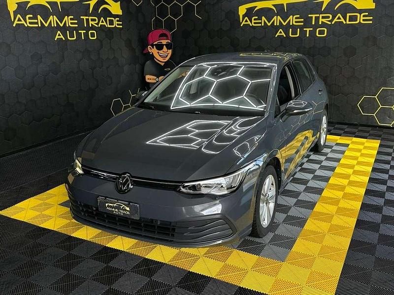 Usata VW Golf VIII Life 116 CV (85 kW) 2024 Grigio dolphin metallizzato Berlina