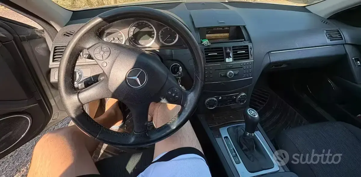 Usata Mercedes C220 Elegance 170 CV (125 kW) 2009 Grigio Berlina