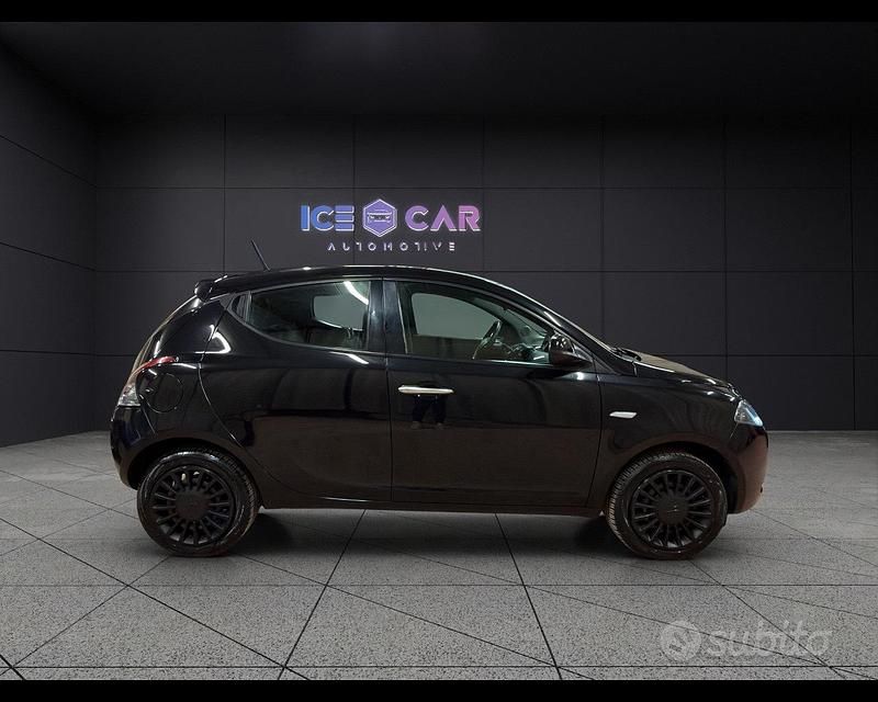 Usata Lancia Ypsilon S 70 CV (51 kW) 2022 Nero Utilitaria