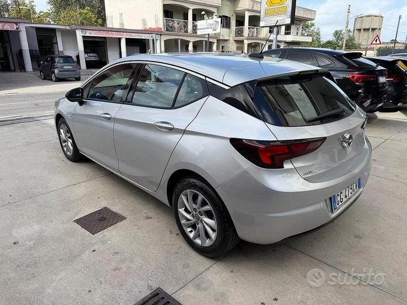 Usata Opel Astra Business Elegance 122 CV (89 kW) 2021 Argento Berlina