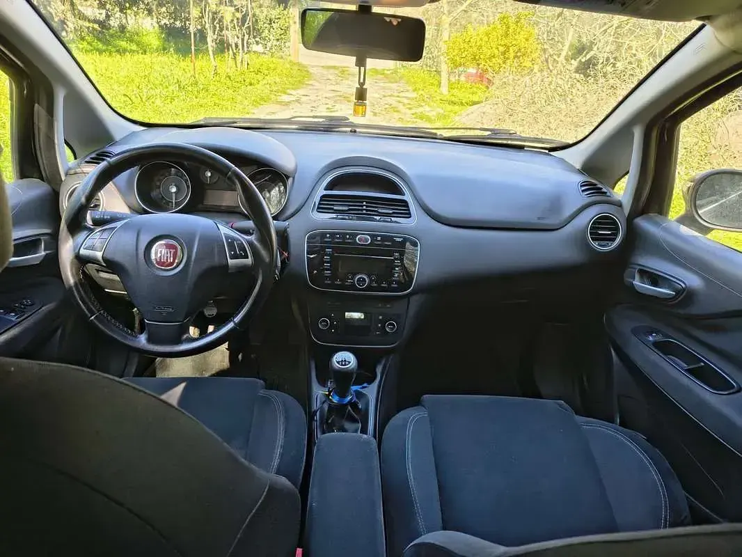 Usata Fiat Punto Lounge 95 CV (69 kW) 2016 Utilitaria