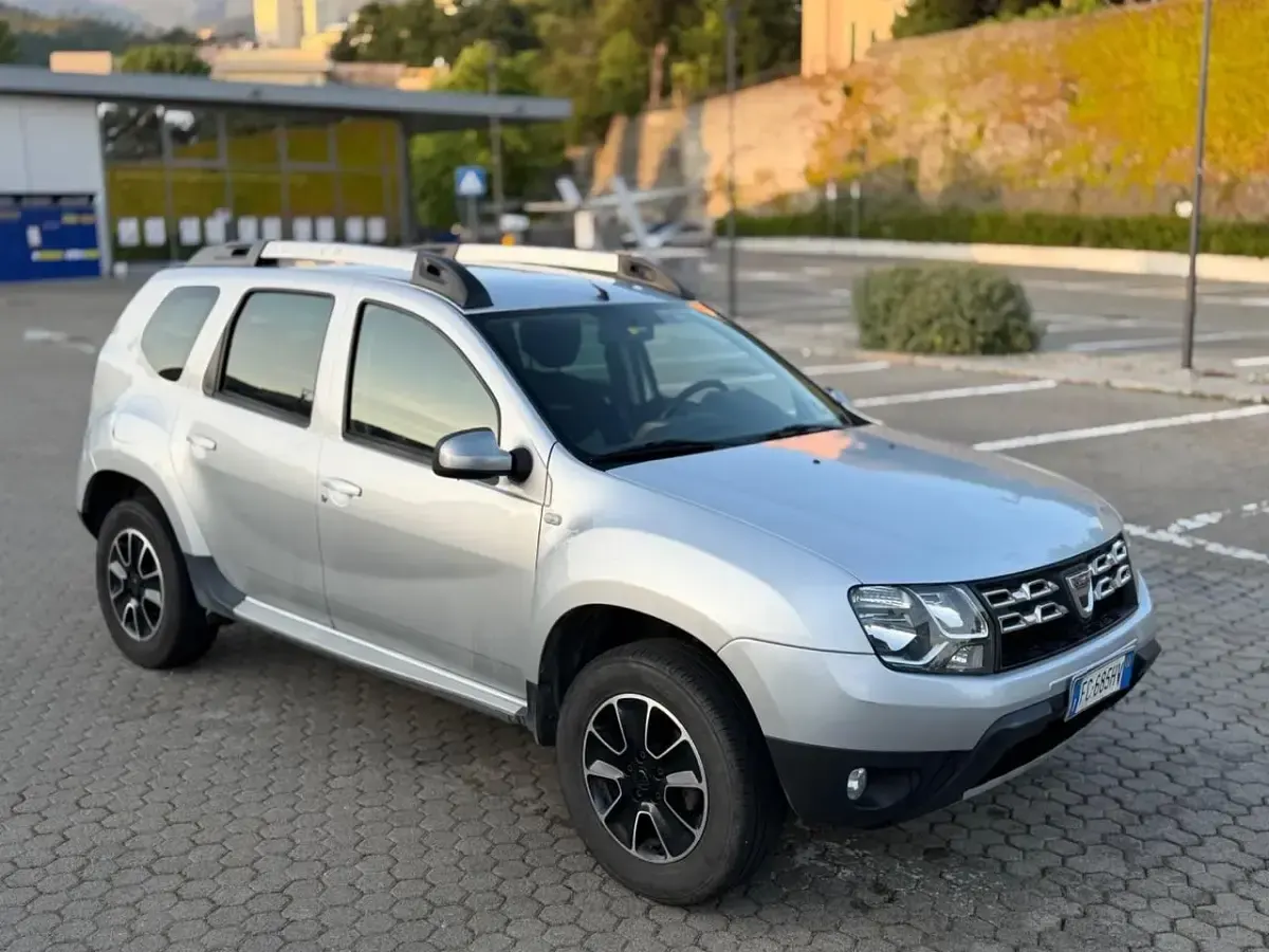 Usata Dacia Duster 109 CV (80 kW) 2016 Argento SUV