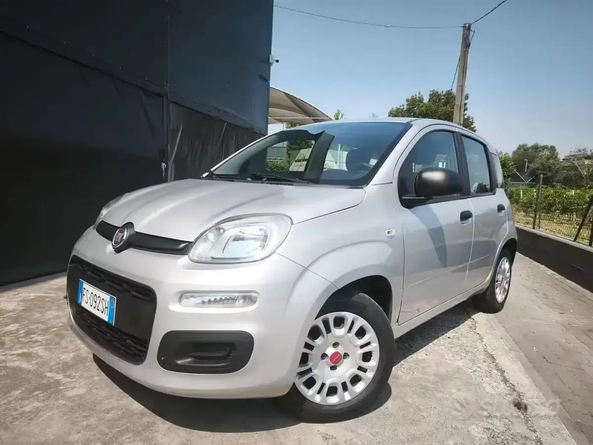 Usata Fiat Panda 69 CV (50 kW) 2018 Grigio Utilitaria