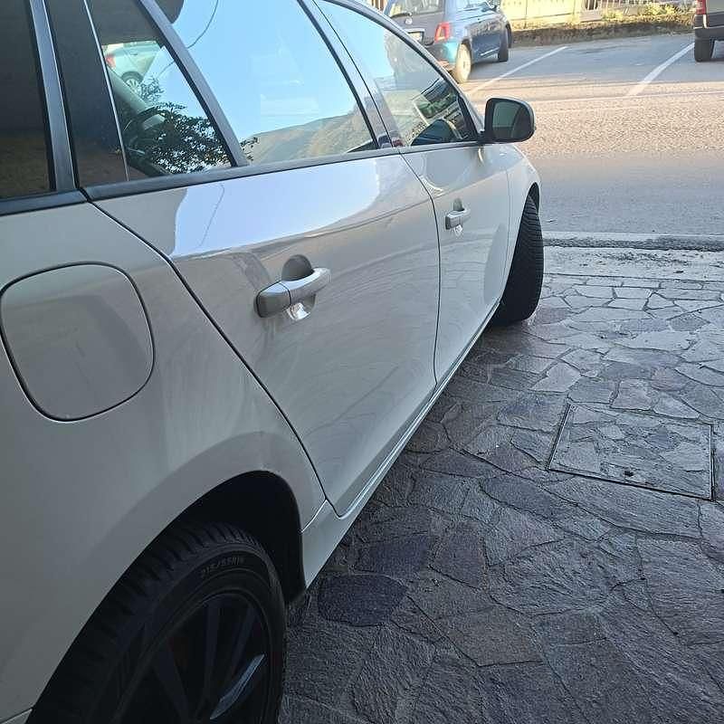 Usata Volvo V60 Kinetic 136 CV (100 kW) 2012 Bianco Station wagon