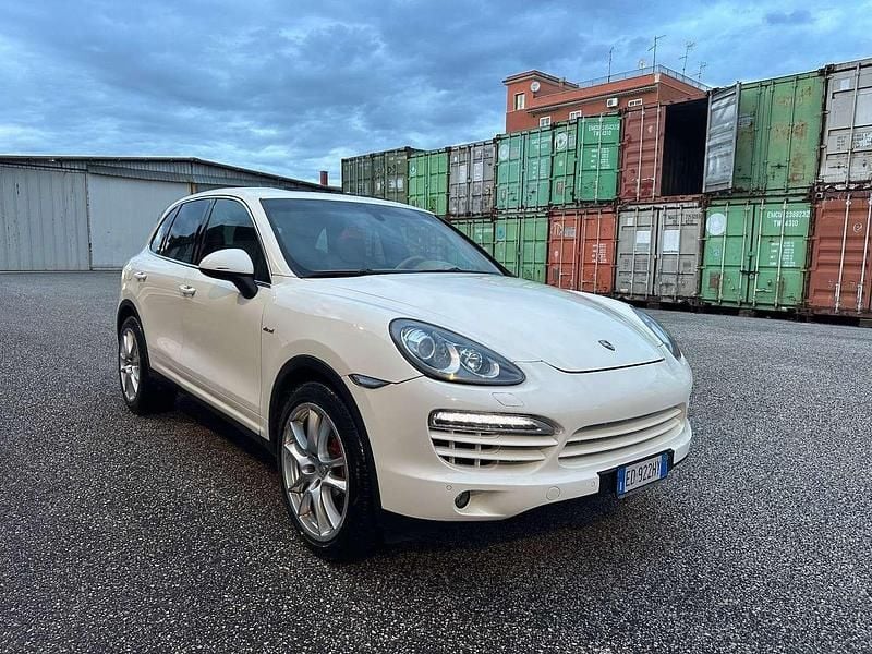 Usata Porsche Cayenne 239 CV (175 kW) 2011 Bianco SUV