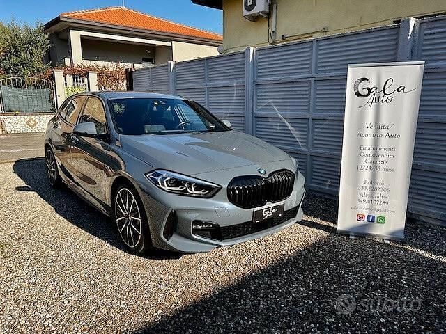 Grigio Usata 2021 BMW 120 M Sport Utilitaria | 30.900 € (Buon prezzo) - Immagine 1/4