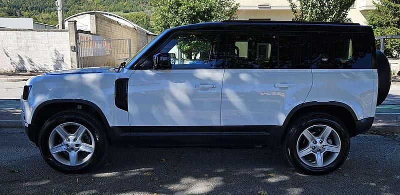 Usata Land Rover Defender SE 200 CV (147 kW) 2022 Bianco SUV