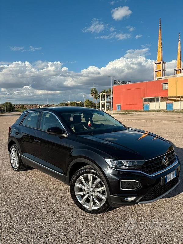Usata VW T-Roc Advance 116 CV (85 kW) 2020 Nero SUV