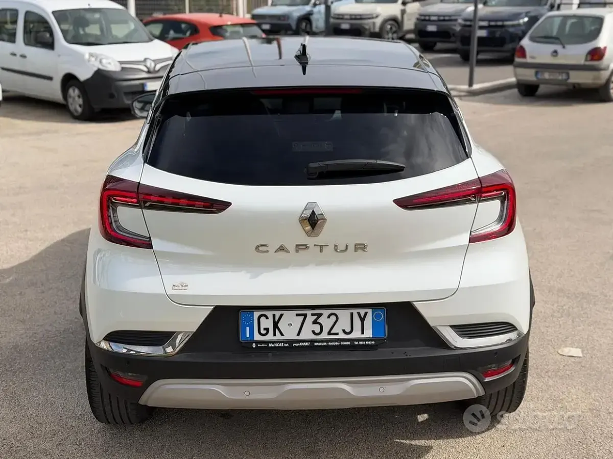 Usata Renault Captur Techno 101 CV (74 kW) 2023 Bianco SUV