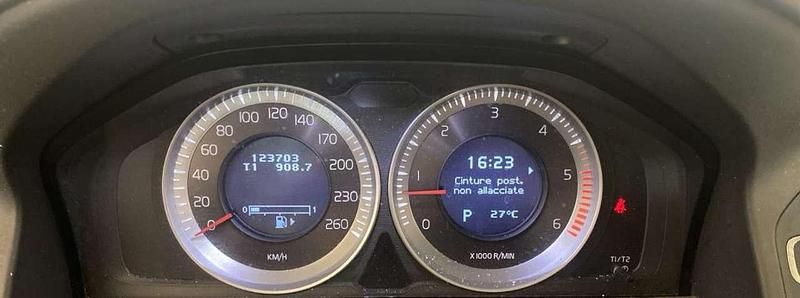 Usata Volvo XC60 Momentum 163 CV (119 kW) 2013 Argento metallizzato SUV