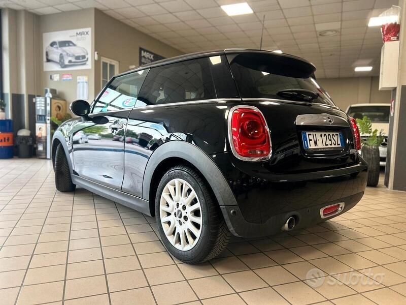 Usata Mini Cooper D Business 116 CV (85 kW) 2015 Nero Utilitaria