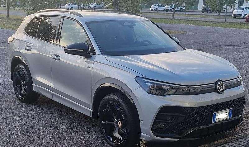 Usata VW Tiguan R-line 150 CV (110 kW) 2024 SUV