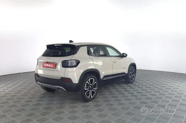 Usata Jeep Avenger Summit 101 CV (74 kW) 2024 SUV