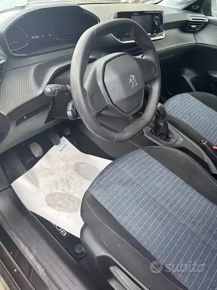 Usata Peugeot 208 75 CV (55 kW) 2021 Nero Utilitaria