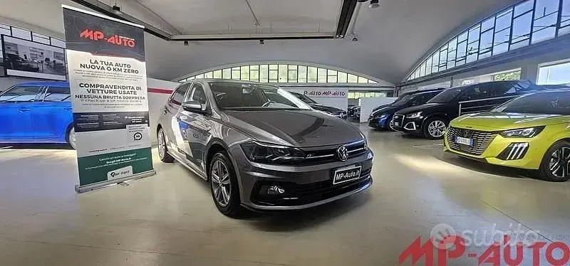 Usata VW Polo R-line 80 CV (58 kW) 2021 Grigio Utilitaria