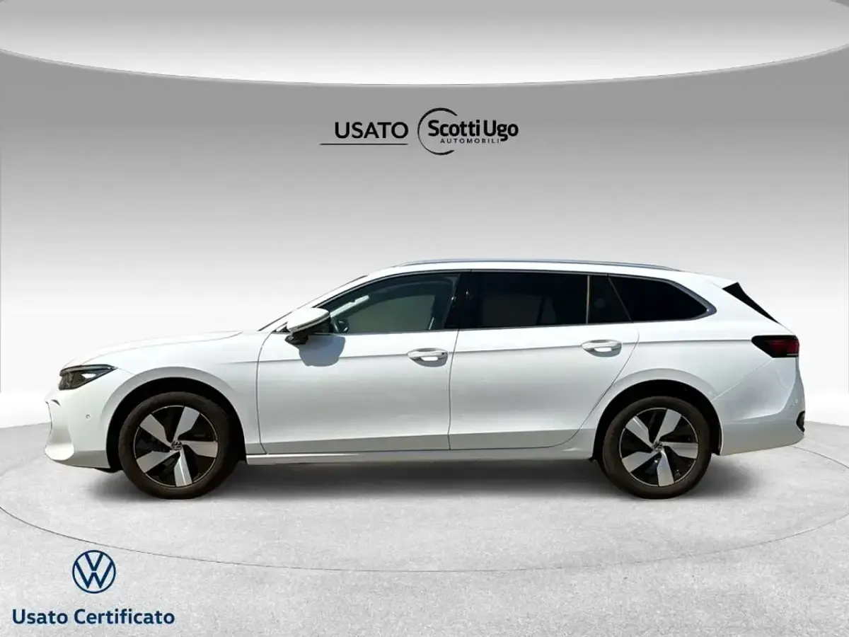Usata VW Passat 122 CV (89 kW) 2024 0q bianco puro Station wagon