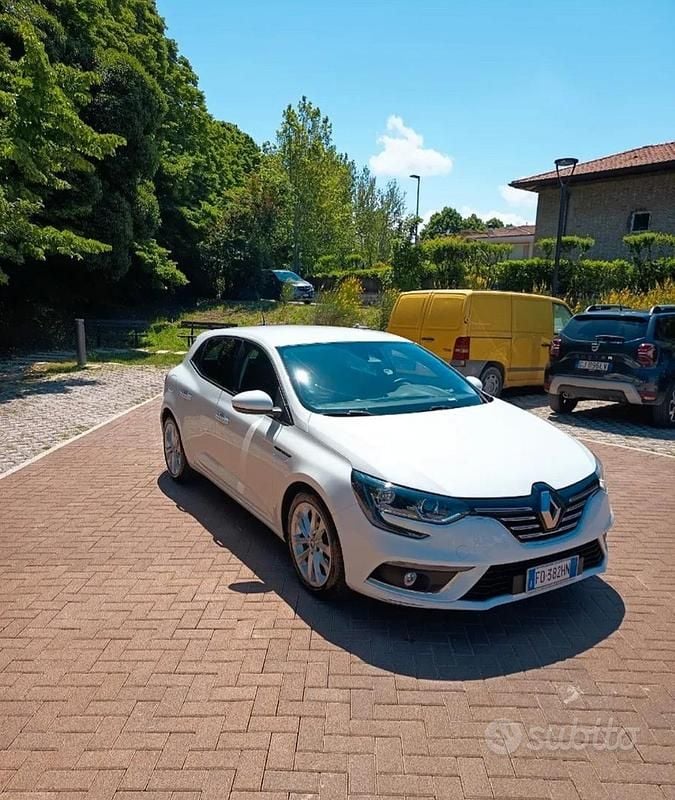 Bianco Usata 2016 Renault Mégane IV Berlina | 6500 € (Ottimo prezzo) - Immagine 1/4