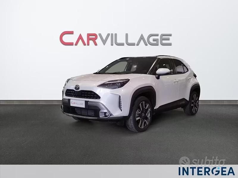 Nuova Toyota Yaris Cross Lounge 130 CV (95 kW) 2025 Bianco SUV