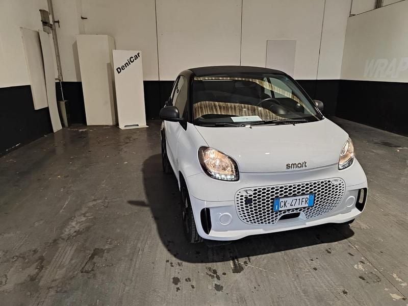 Usata Smart ForTwo Coupé Passion 41 kW (56 CV) 2022 Bianco / tetto nero Utilitaria