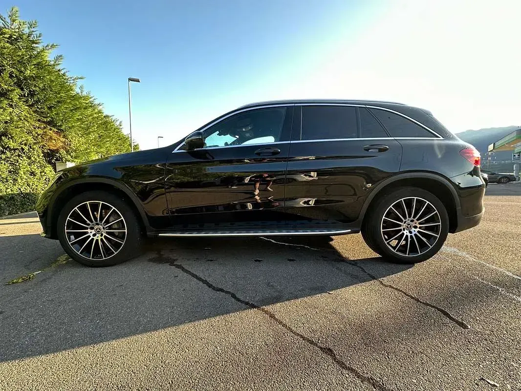 Usata Mercedes GLC250 AMG 204 CV (150 kW) 2018 Nero SUV