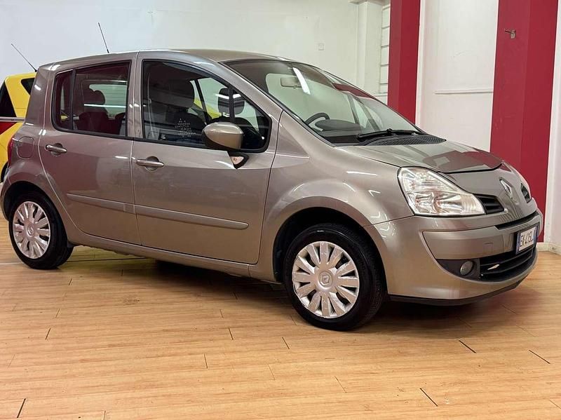 Other Usata 2011 Renault Modus Dynamique Monovolume | 3950 € (Buon prezzo) - Immagine 1/4
