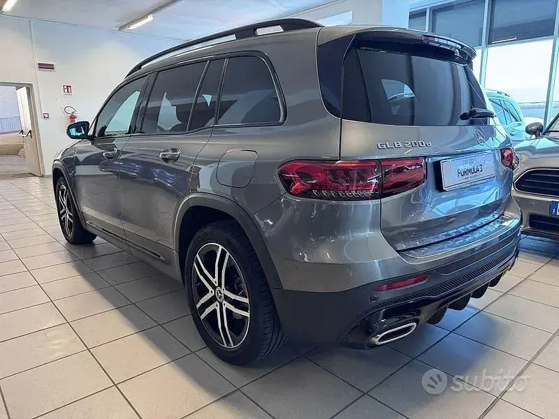 Usata Mercedes GLB200 Premium 150 CV (110 kW) 2021 Grigio SUV