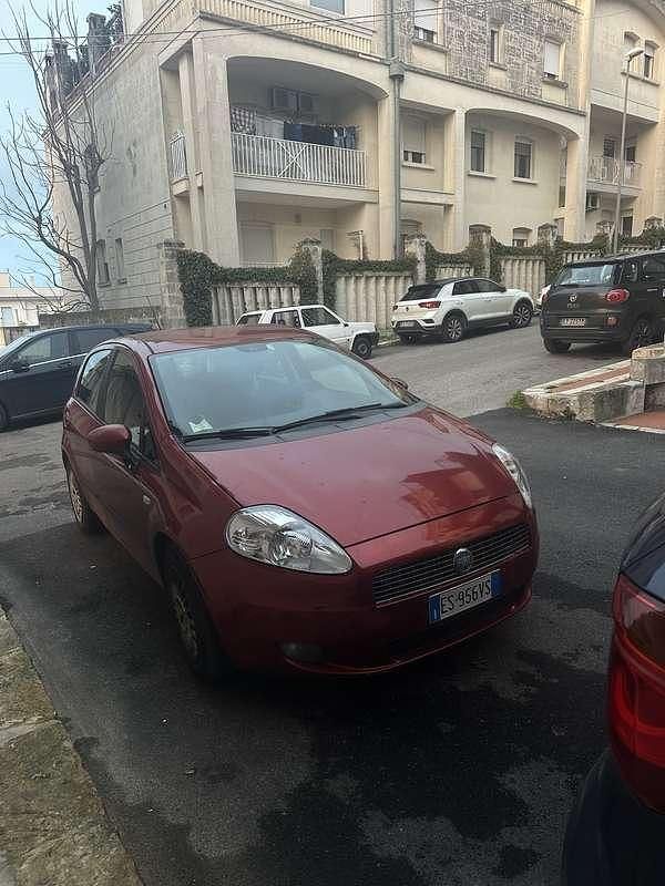 Usata Fiat Grande Punto Dynamic 90 CV (66 kW) 2006 Utilitaria