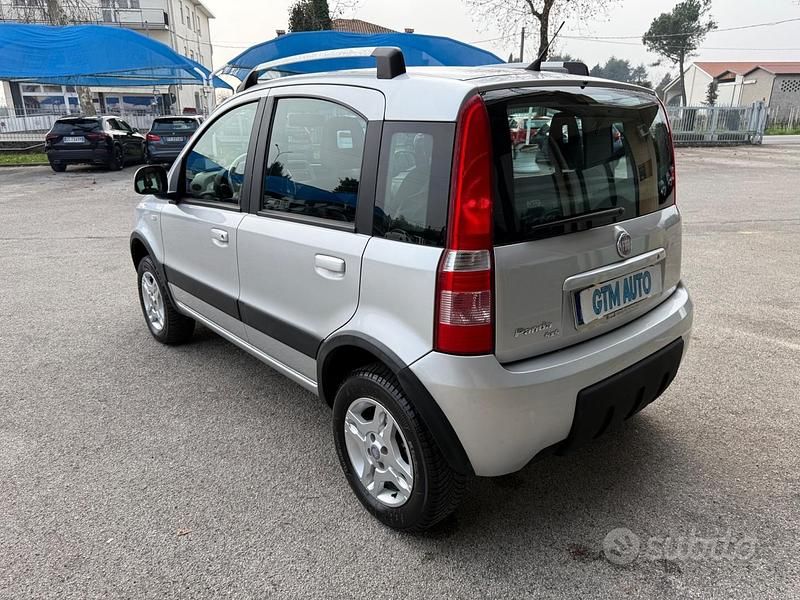 Usata Fiat Panda 4x4 Climbing 75 CV (55 kW) 2011 Grigio Utilitaria