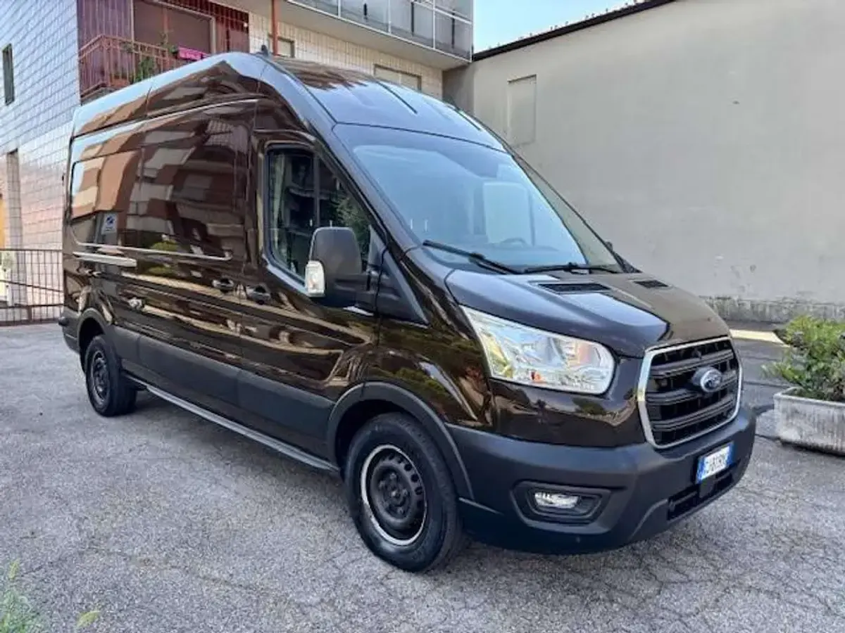 Usata Ford Transit 131 CV (96 kW) 2022 Marrone Furgone