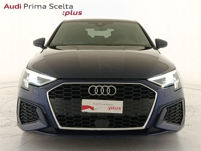 Usata Audi A3 S-Line 150 CV (110 kW) 2024 Blu navarra metallizzato Berlina