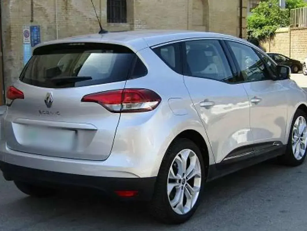 Usata Renault Scenic E-Tech 120 CV (88 kW) 2021 Argento Monovolume