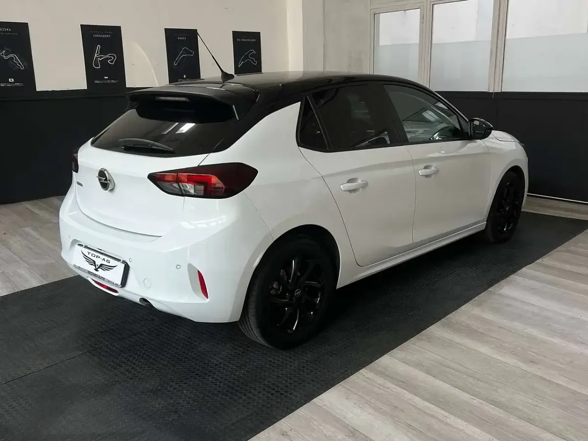 Usata Opel Corsa Design & Tech 101 CV (74 kW) 2021 Bianco Utilitaria