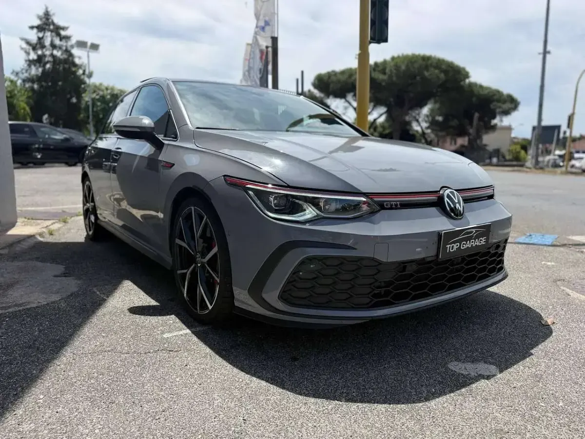 Usata VW Golf VIII GTI 245 CV (180 kW) 2022 Moonstone grey Berlina