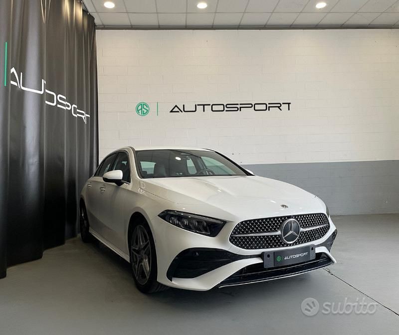 Bianco Usata 2023 Mercedes A180 AMG line Tre volumi | 33.900 € (Buon prezzo) - Immagine 1/4