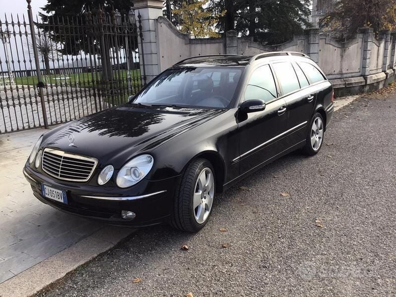 Nero Usata 2003 Mercedes E500 Station wagon | 27.000 € - Immagine 1/3
