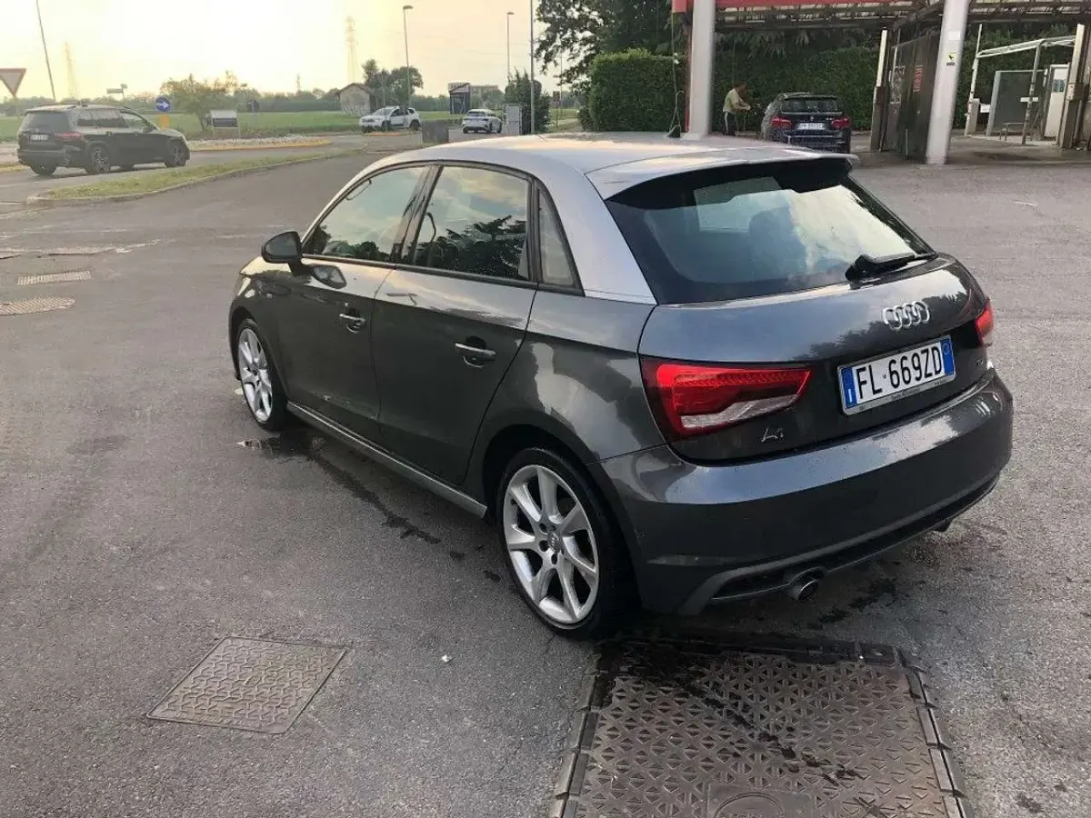 Usata Audi A1 Sportback S-Line 90 CV (66 kW) 2017 Antracite Utilitaria
