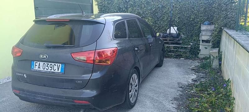 Usata Kia Ceed Sportswagon Active 90 CV (66 kW) 2015 Grigio Station wagon