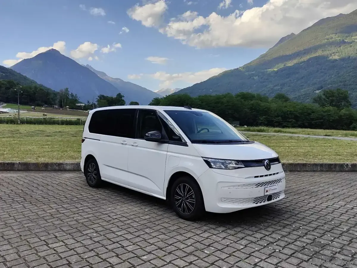 Usata VW Multivan Life 150 CV (110 kW) 2023 Bianco Monovolume