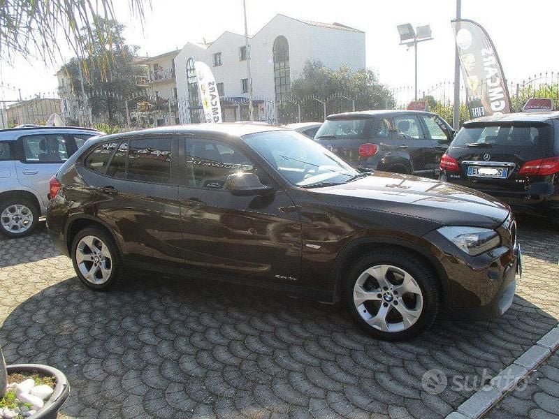 Usata BMW X1 142 CV (104 kW) 2010 Oro SUV