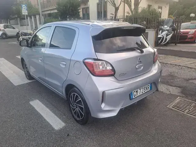 Usata Mitsubishi Space Star 70 CV (51 kW) 2022 Argento Utilitaria