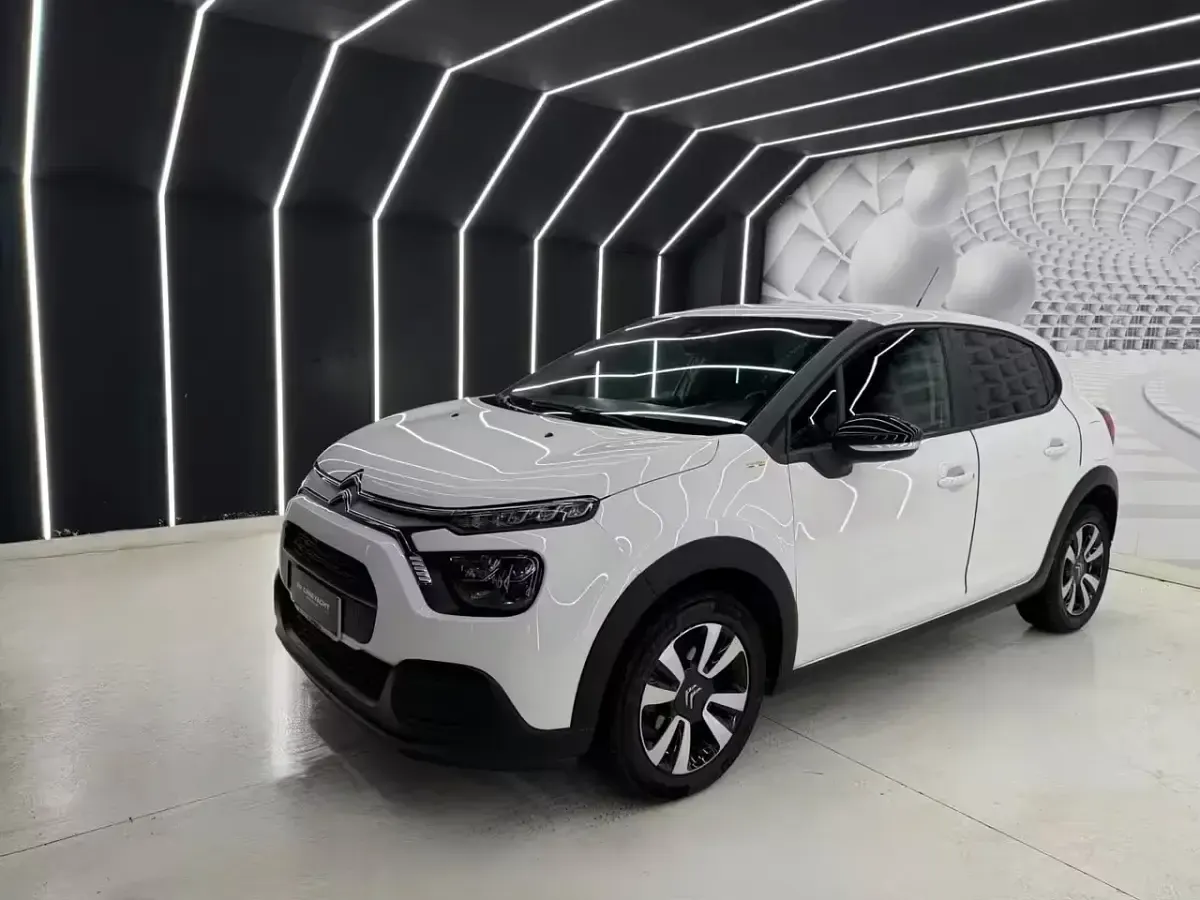 Usata Citroën C3 Shine 101 CV (74 kW) 2021 Bianco Utilitaria